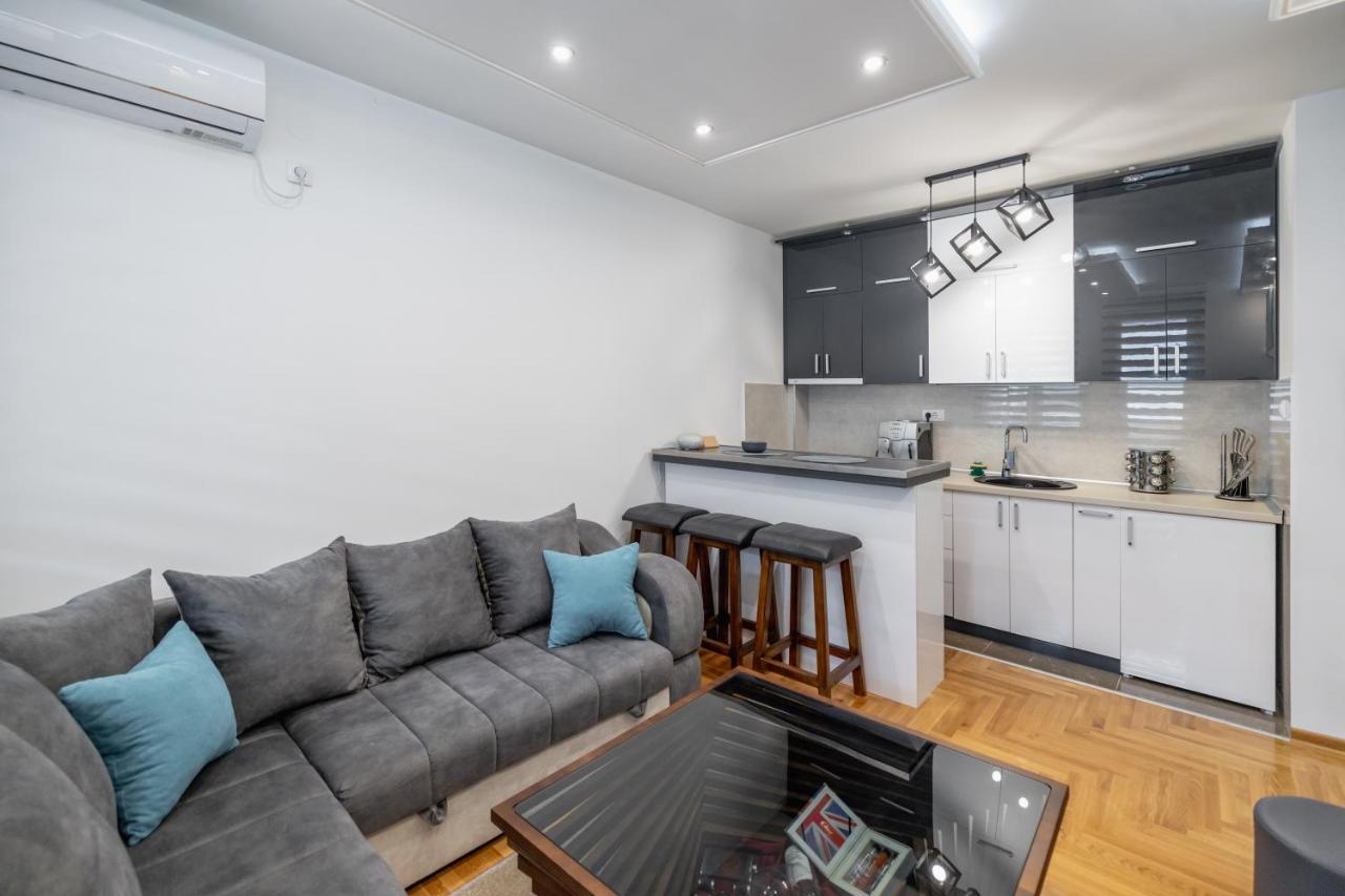 Bella Apartment โนวีซาด ภายนอก รูปภาพ