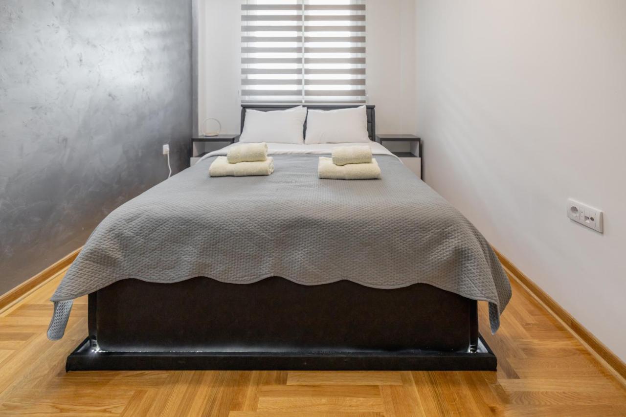 Bella Apartment โนวีซาด ภายนอก รูปภาพ