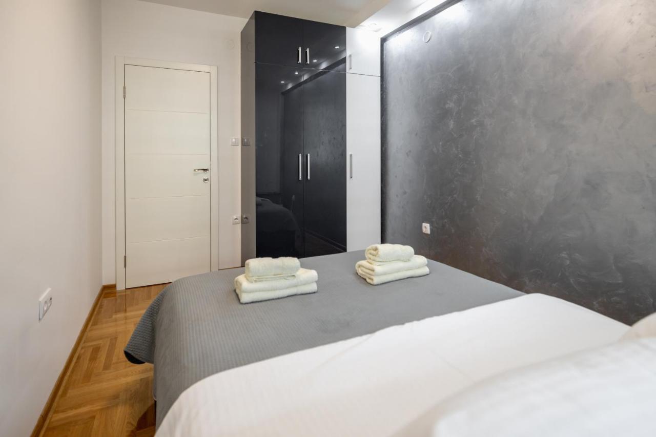 Bella Apartment โนวีซาด ภายนอก รูปภาพ