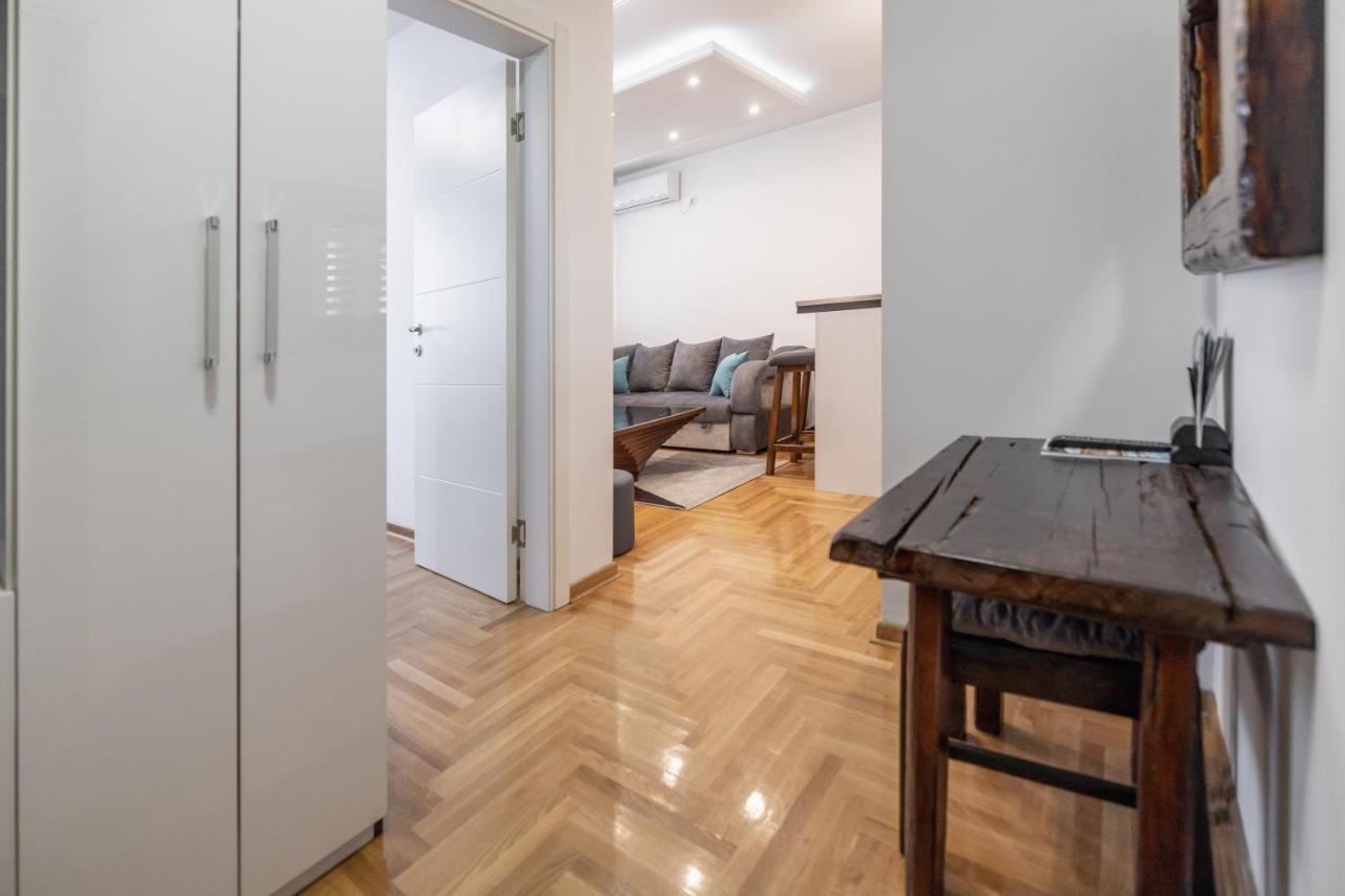 Bella Apartment โนวีซาด ภายนอก รูปภาพ