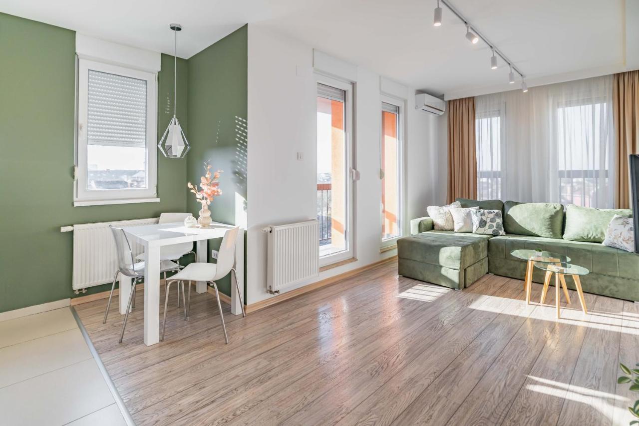 Bella Apartment โนวีซาด ภายนอก รูปภาพ