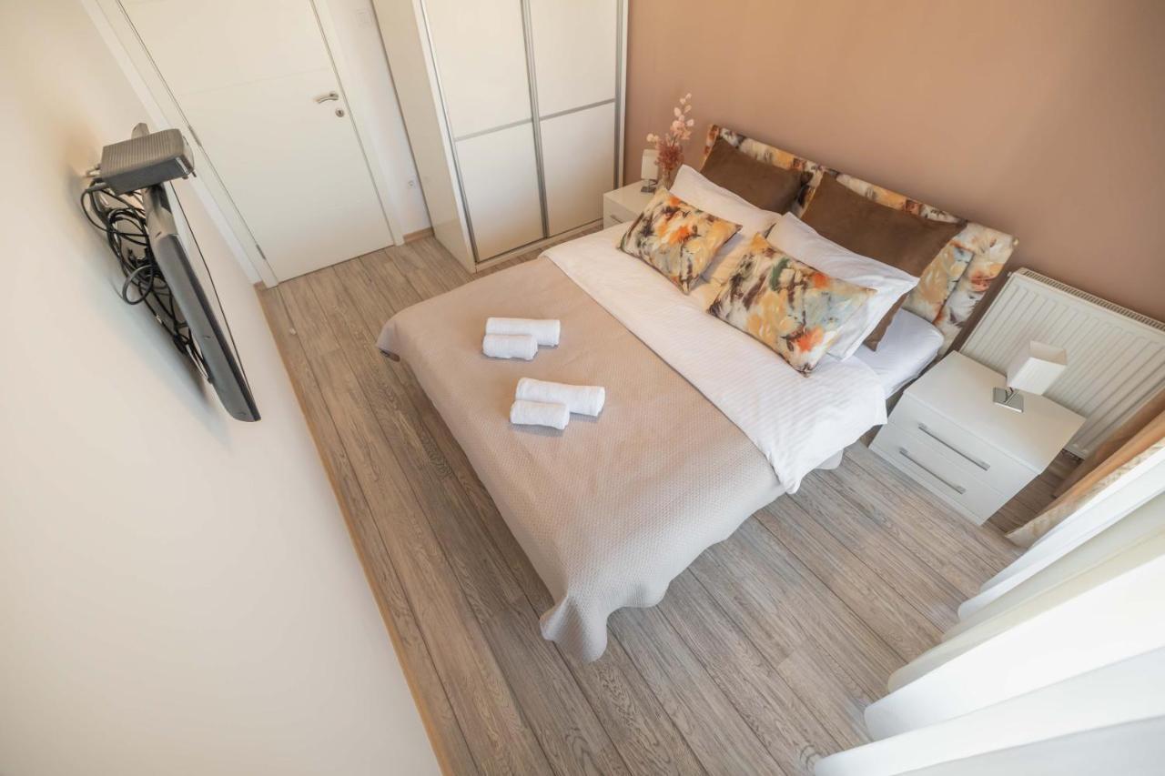 Bella Apartment โนวีซาด ภายนอก รูปภาพ