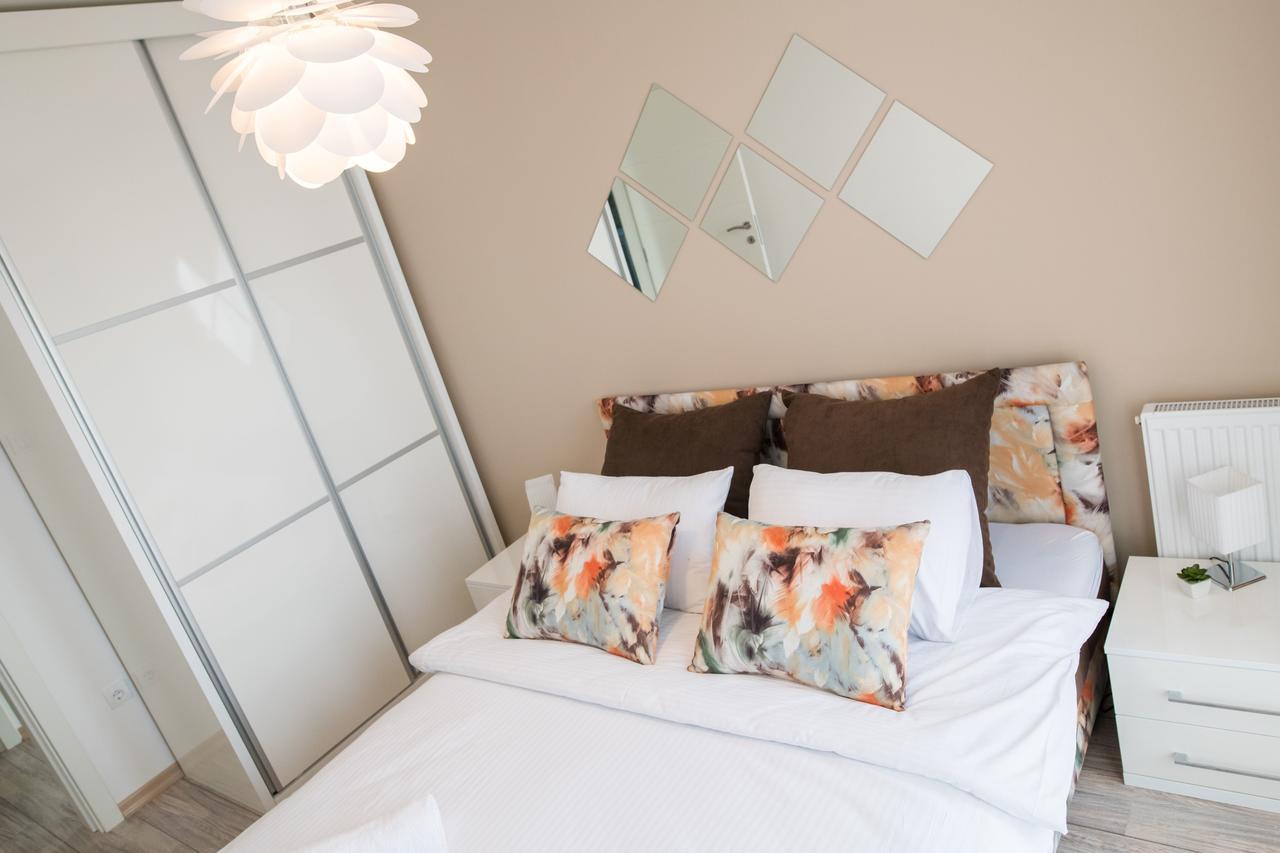 Bella Apartment โนวีซาด ภายนอก รูปภาพ